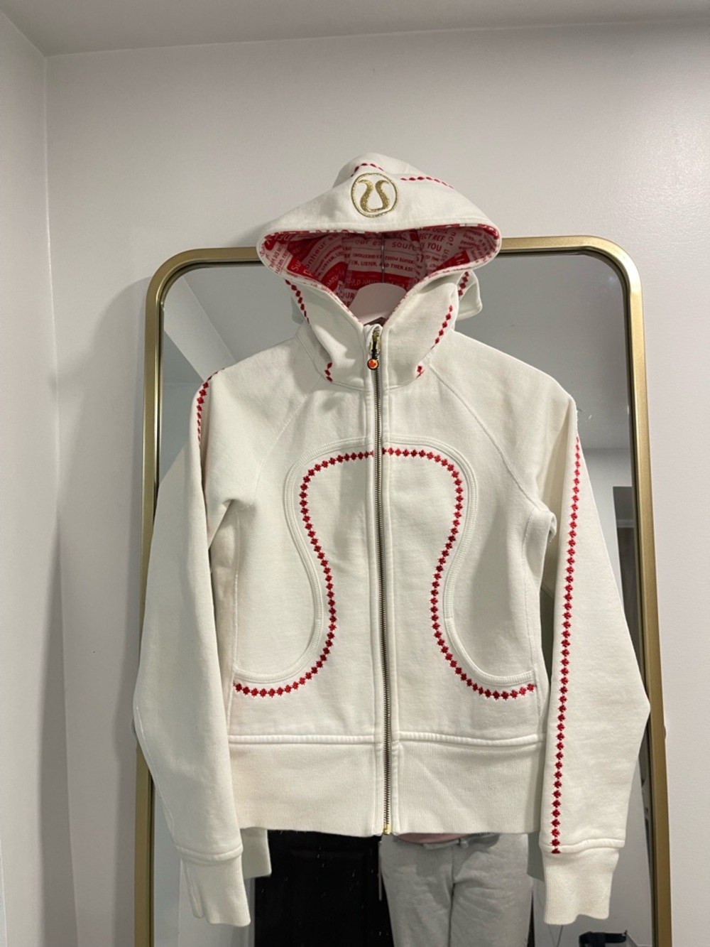 RARE lululemon special edition 2010 Olympics hoodie gold full zip size 4